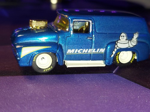 HOT WHEELS "CUSTOM" AIRBRUSH '56 FORD.. w/REAL RIDERS 💥 SPECTRAFLAME - Picture 2 of 12