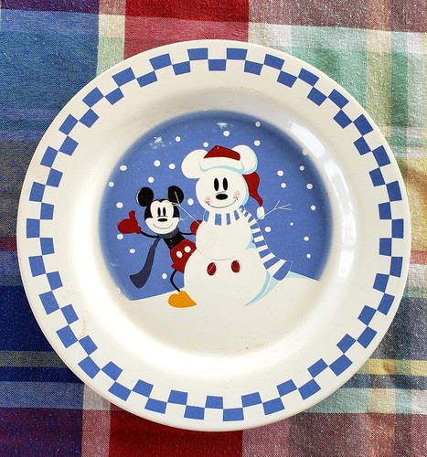 Set of 4 disney china plates Mickey And snowman, 9" plates - Picture 3 of 4