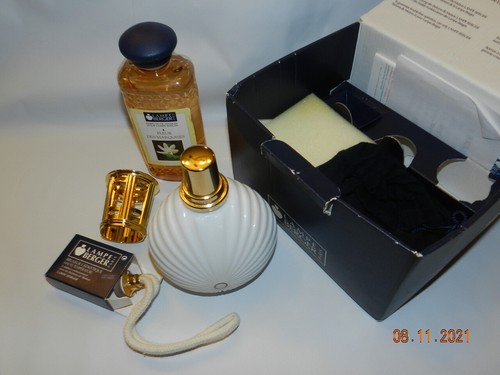 Lampe Berger Paris France 3211 Caroline milk glass Burner fleur des marquises 05 - Picture 1 of 4