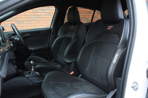 2020 Ford Focus 2.3T EcoBoost ST Euro 6 (s/s) 5dr HATCHBACK Petrol Manual - Picture 19 of 24