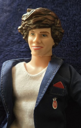 One Direction Singing Harry Styles Puppe mit Mikrofon Hasbro 2012 EUC ohne Verpackung - Bild 7 von 9