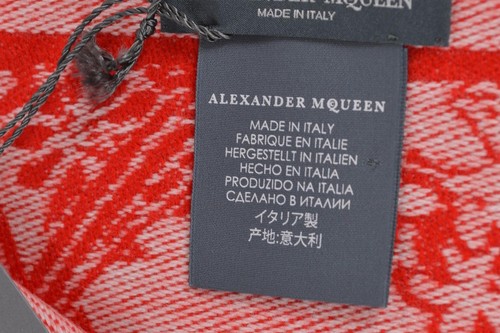 New Alexander McQueen 527942 $875 Large Wool Cashmere DREAMING SKULL Scarf Wrap - Picture 6 of 10