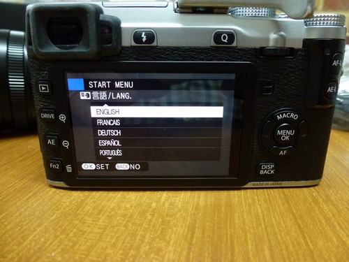 Fujifilm FinePix X Series X-E2 Digital Camera - Silver  and XF-18-135mm lens - Picture 6 of 9