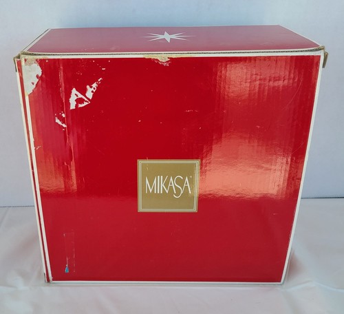 Mikasa Crystal Winter Christmas Holiday Scene Cake Pastry Stand 8.5" Diameter - Picture 9 of 10
