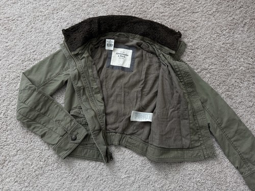 Neu mit Etikett Y2K Abercrombie&Fitch Bomberjacke abnehmbare Fellkapuze Damen S armeegrün - Bild 7 von 12