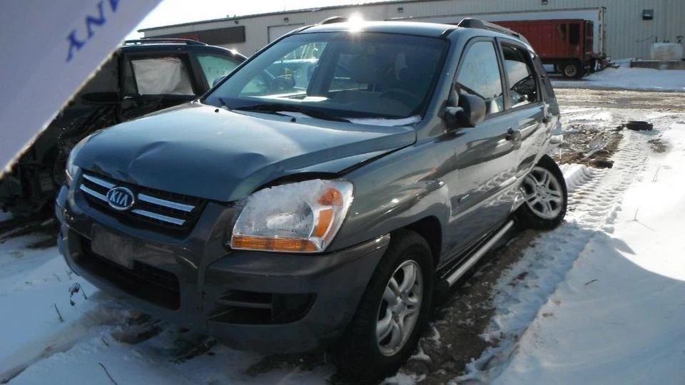Coolant Reservoir 4 Cylinder Fits 05-10 SPORTAGE 2358741 Foto 4 de 4