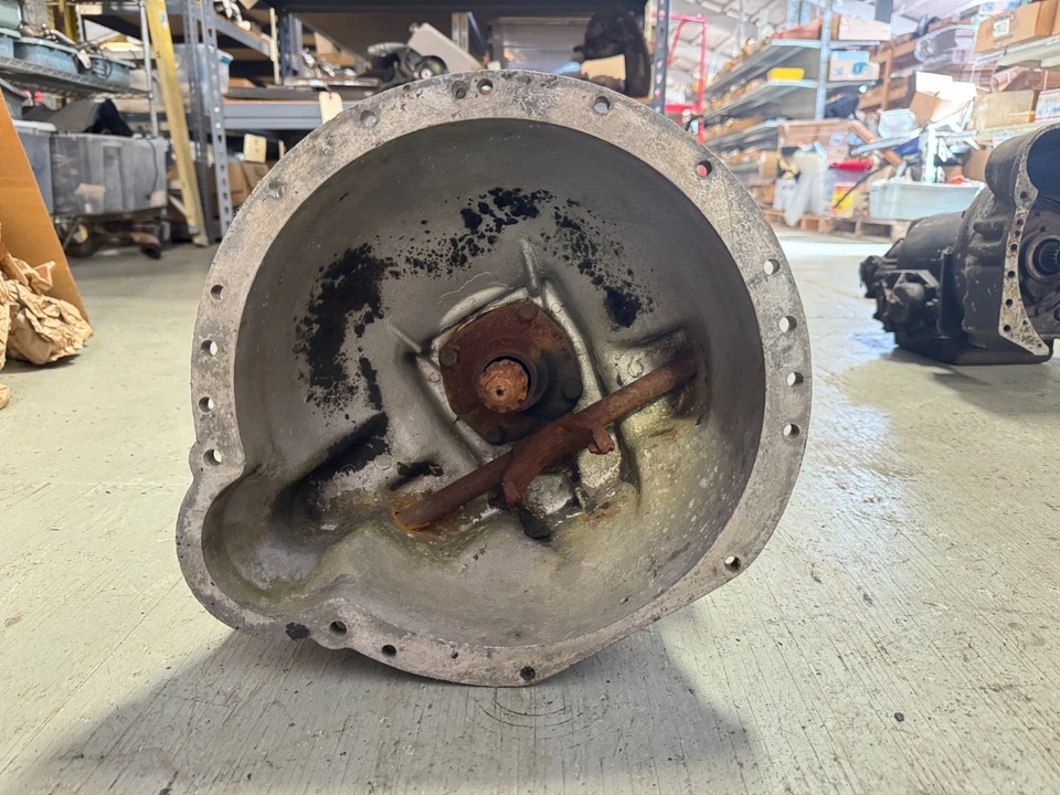 Triumph TR4A TR250 TR6  4 Speed Gearbox OEM PN V2947 - Image 3 of 4