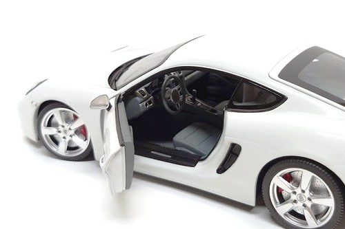 Minichamps 1:18 Porsche Cayman S (981) in White - Picture 13 of 13