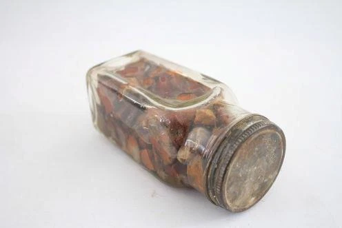 Tasmanian Gemstone Material in Vintage Cream Jar Agate Onyx Wood Fern Etc - Picture 1 of 7