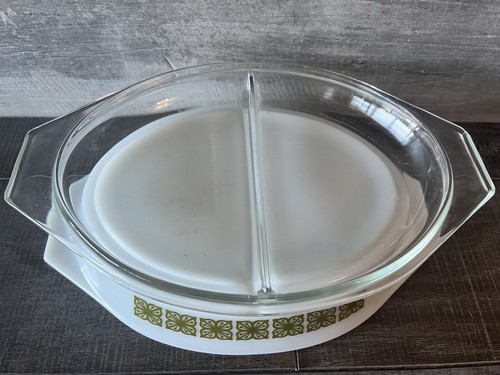 VINTAGE PYREX 1.5 QUART DIVIDED DISH Verde Square Flower clear LID Included - Picture 6 of 7
