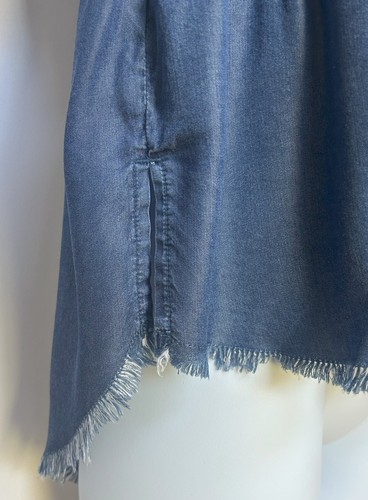 Cato ladies size L blouse with floral embroidery. - Picture 7 of 10