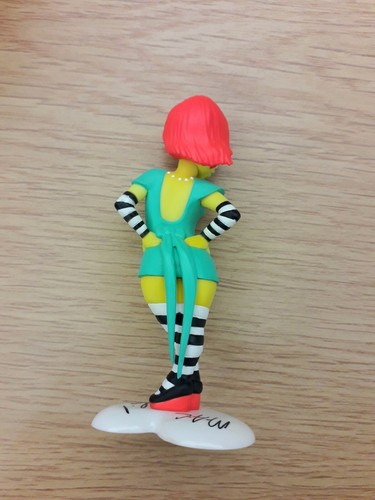 Mac Fafi Action Figure for MAC Cosmetics 2007 by French Street Artist Fafi. - Picture 4 of 11