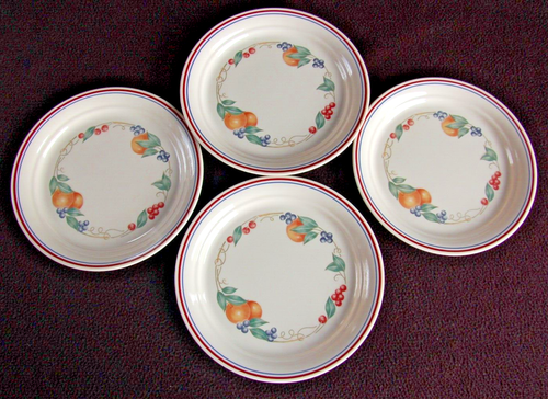 Corelle ~ ABUNDANCE Berries & Peaches ~ 4 Salad Plates~ V Good, Used - Picture 1 of 4