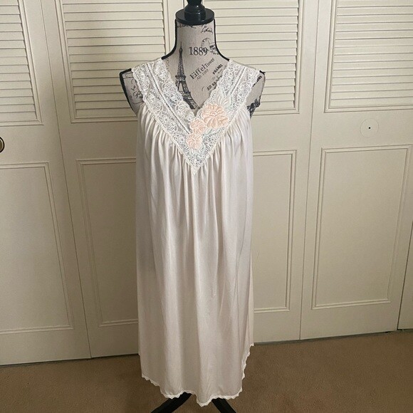 Vintage Shadowline Robe Nightgown Peignoir Set Circa … Gem