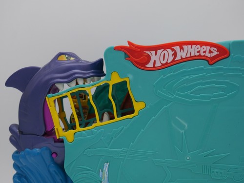 Hot Wheels Shark Bite Bay Spielset - Bild 2 von 9