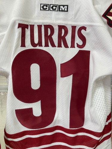 Arizona Coyotes Hockey Jersey - Kyle Turris #91 - Youth S/M - CCM - Phoenix NWT - Picture 7 of 11