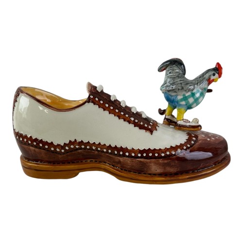 Diane's Happy Toes Porcelain Chicken Shoe for Tea Light Candle or 7-Watt Light - Picture 10 of 16