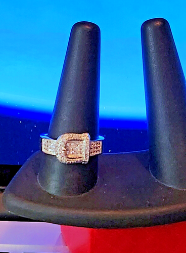 BELLISSIMO ANELLO FIBBIA CINTURA ZAFFIRO BIANCO LUCIDO NUOVO 3 TAGLIE - Foto 8 di 14