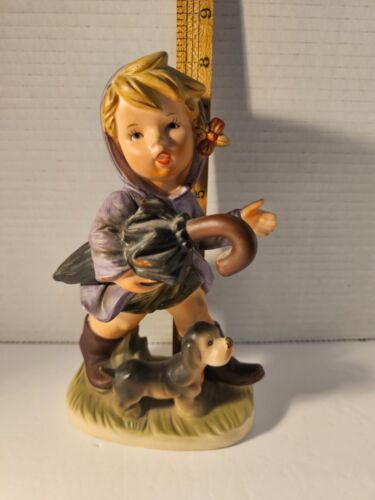 "Estatuilla vintage Napco Ware NIÑA CAMINANDO con cachorro y paraguas Japón 8"" #8747" - Imagen 4 de 6