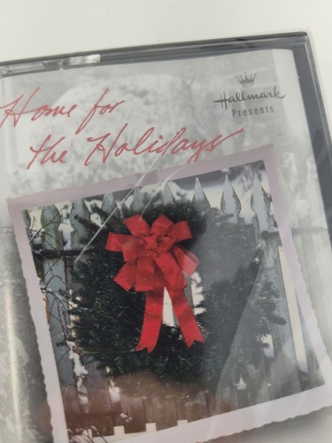 Hallmark Christmas Cassettes *Sealed* - Picture 9 of 11
