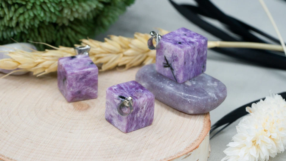 Charoite Silver Plated Alloy Cube Pendant Pointed Corners Crystal Necklace - Image 3 of 4