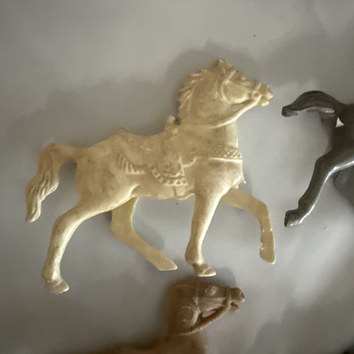 Vintage  Horses & Saddle Gray Figures  7pcs 1960s Soft Plastic  msb - Picture 10 of 15