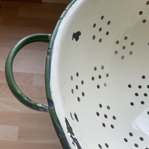 Vintage Enamel Colander Cream with Green Trim - Kitchenalia! - Picture 3 of 11