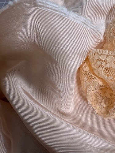 Lote de disfraces de muñeca de tela y encaje vintage Tonos de melocotón Rayón algodón moire lima - Imagen 2 de 11