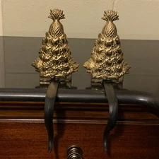 2 Virginia Metalcrafters Williamsburg 1998 Brass Christmas Tree Stocking Hangers
