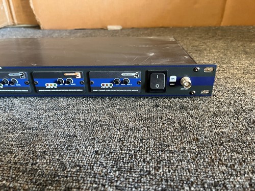 VocoPro UHF-5800 4-Channel Wireless Microphone System - Picture 3 of 9