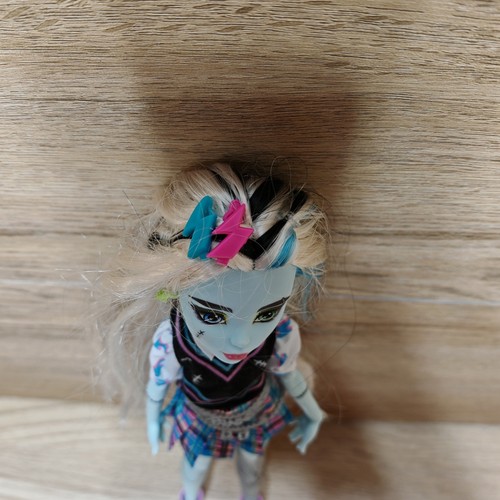 Monster High Doll G3 Frankie Stein Signature Core doll - Picture 14 of 16