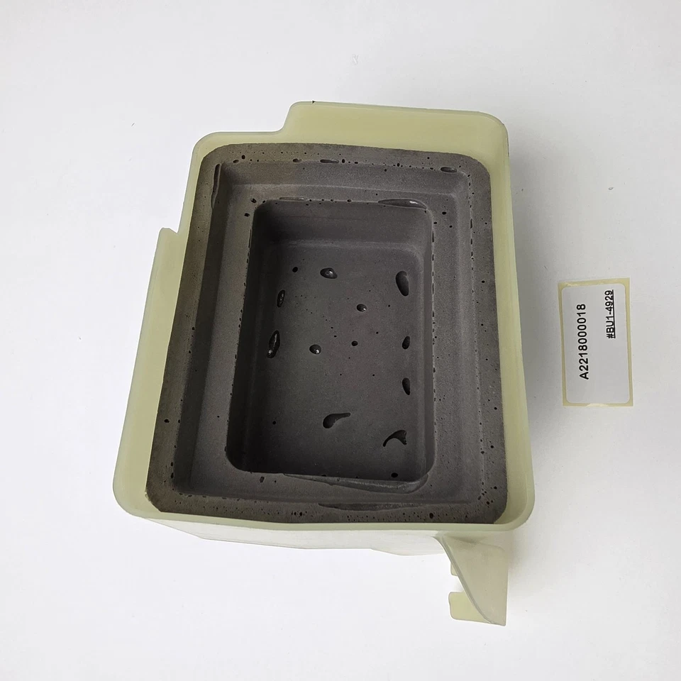 2006-2013 Mercedes-Benz S-Class VACUUM PUMP BRACKET A2218000018 - image 2 of 4