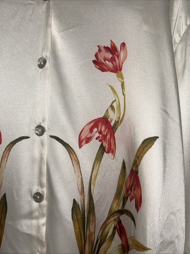 Blusa Zara Crema Satén Floral Manga Larga Abotonada, Talla Grande* - Imagen 3 de 4
