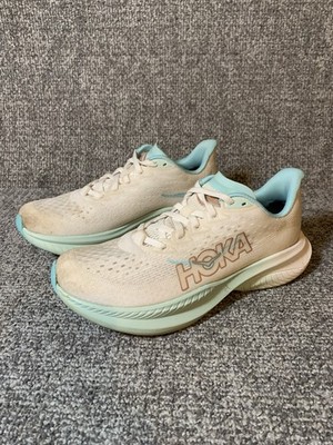 Hoka One One Mach 6 Women s Size  7.5 White Running Shoes Sneakers