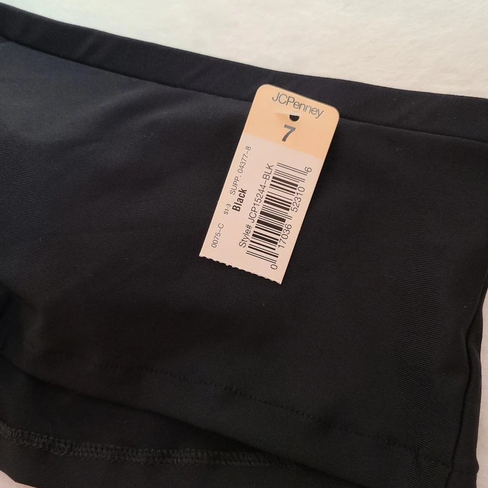 Panty corto de colección delicado liso de microfibra de nailon con lazo abierto trasero talla Lg Foto 3 de 4