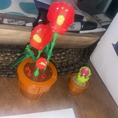 Lego Flowers And Succulents Sets Assembled - Picture 4 of 4