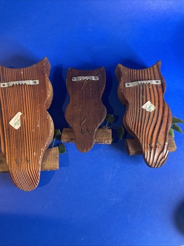 Juego MCM de colección tallado criptomeria ojo lateral fieltro búhos de madera Green Mountain - Imagen 9 de 12