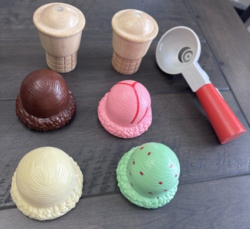Melissa & Doug 2 Ice Cream Cones 4 Scoops Mint Chocolate 1 Ice Cream Scooper - Picture 1 of 5