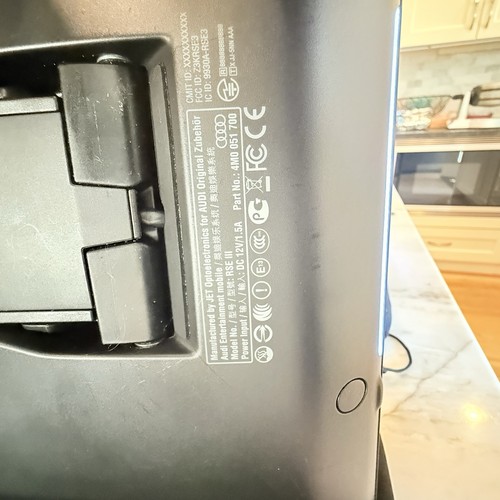 Audi Q7 Rear Seat Entertainment (RSE) Twin Monitor Set 4M0051700B (2017-2019) - Picture 8 of 17