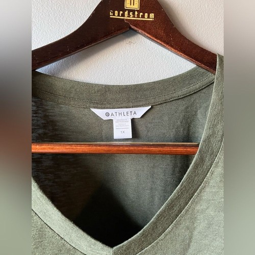 Athleta grünes T-Shirt ~ Größe 1X - Bild 2 von 6