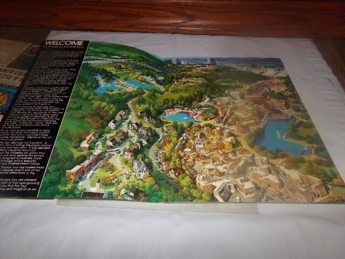 Lot 2 Vintage Universal City Studio Tour & Newspaper Blues Brothers Jaws ET 80's - Picture 13 of 24