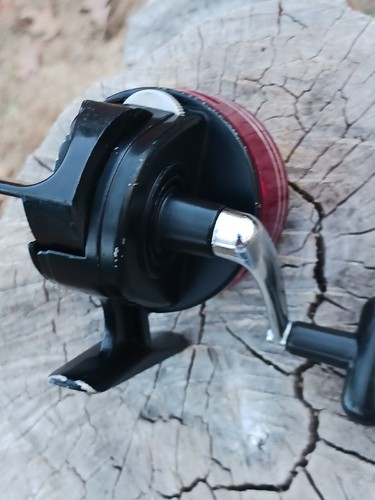 Vintage Kmart Spin-Cast Fishing Reel + 300 Good Condition - Picture 7 of 10