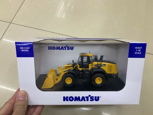 Komatsu WA475-10 Wheel Loader 1/50 DieCast Model UH8146 New in Original Box - Picture 6 of 6