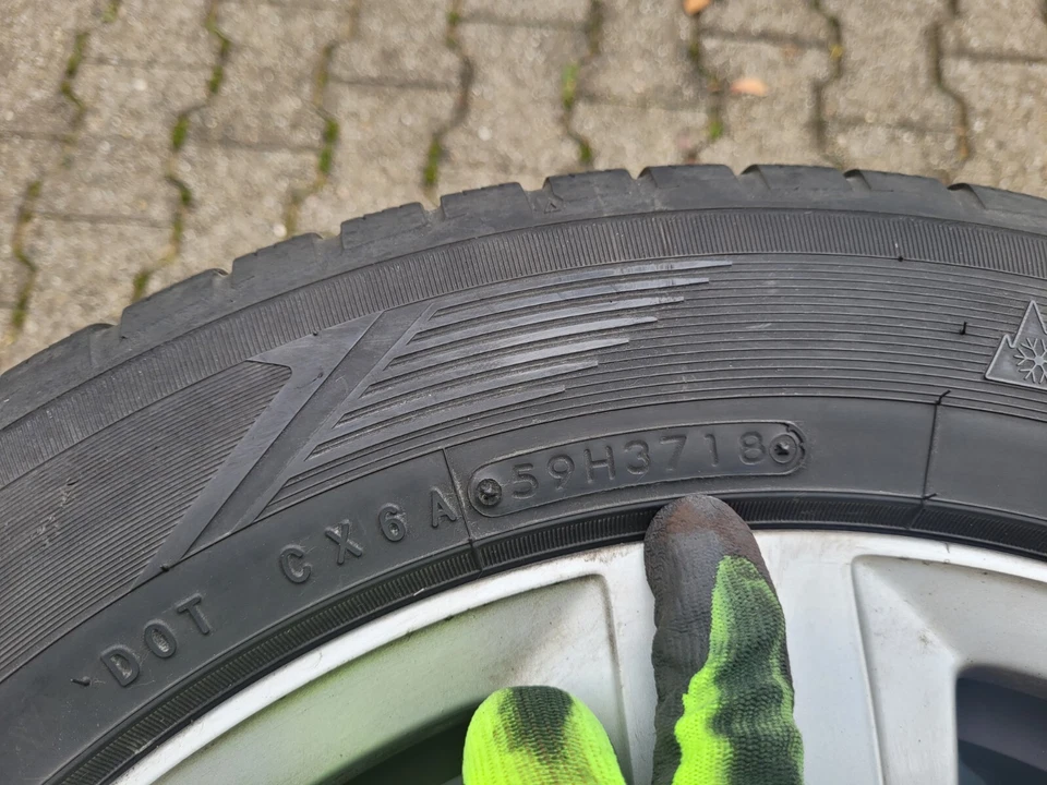 4Winterreifen auf original Alufelgen für Audi A6 ..225/55/R16 99V - Bild 2 von 4