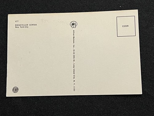 ROCKEFELLER CENTER New York City, New York Postcard 1960's - Imagen 2 de 2