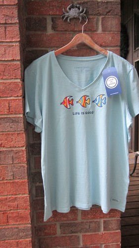 nwt life is good women's xl crusher vee three colorful fish t shirt surf blue