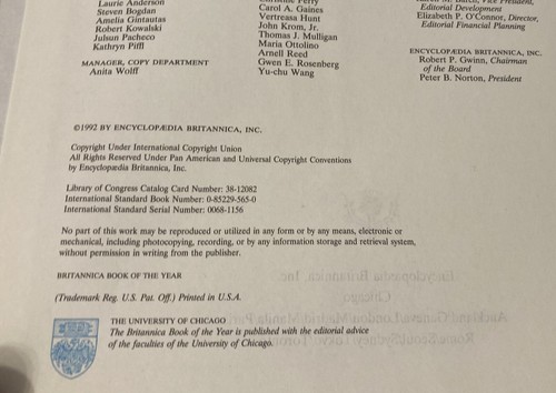 Encyclopedia Britannica Annual World  Book of the Year 1992-1996 Lot of 5 - Imagen 4 de 4
