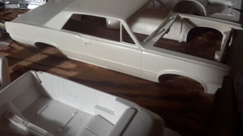 AMT 1964 Pontiac GTO / LeMans Hardtop Modellbausatz komplett - Bild 11 von 18