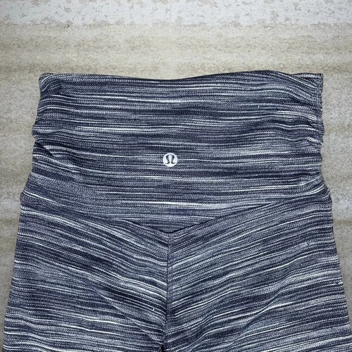 Lululemon Cross Waist Leggings Heather Grey Reflective Logo Size 2 - Picture 3 of 4