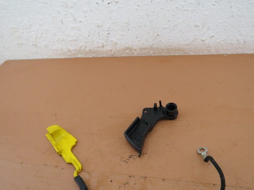 McCulloch Mac 3200 Chainsaw OEM Trigger - Picture 4 of 5